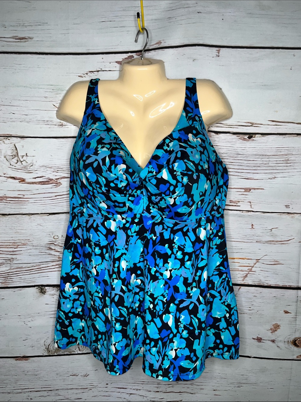 Swimsuits For All 44G Black Blue Floral Underwire Bathing Suit Tankini Swim Top